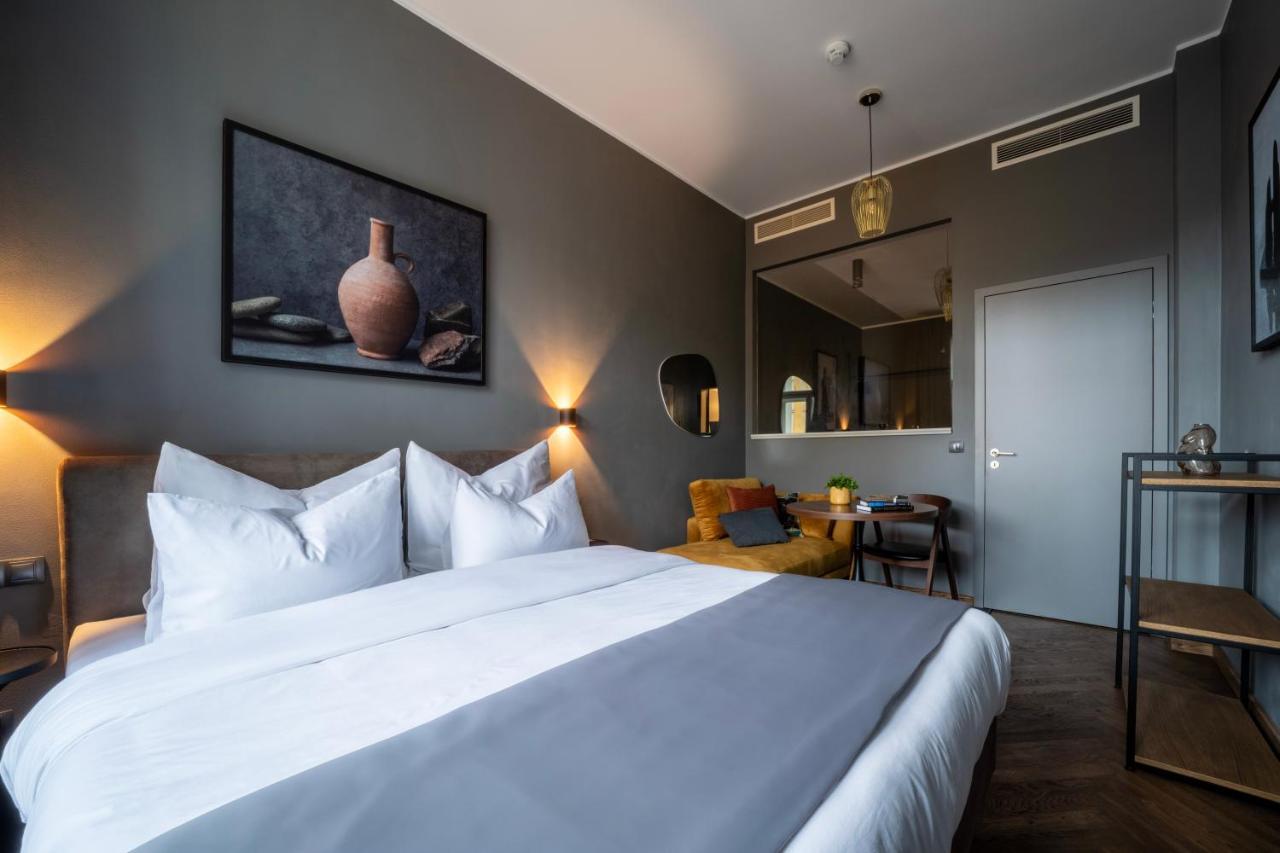The Viaduct - & 4* Praha