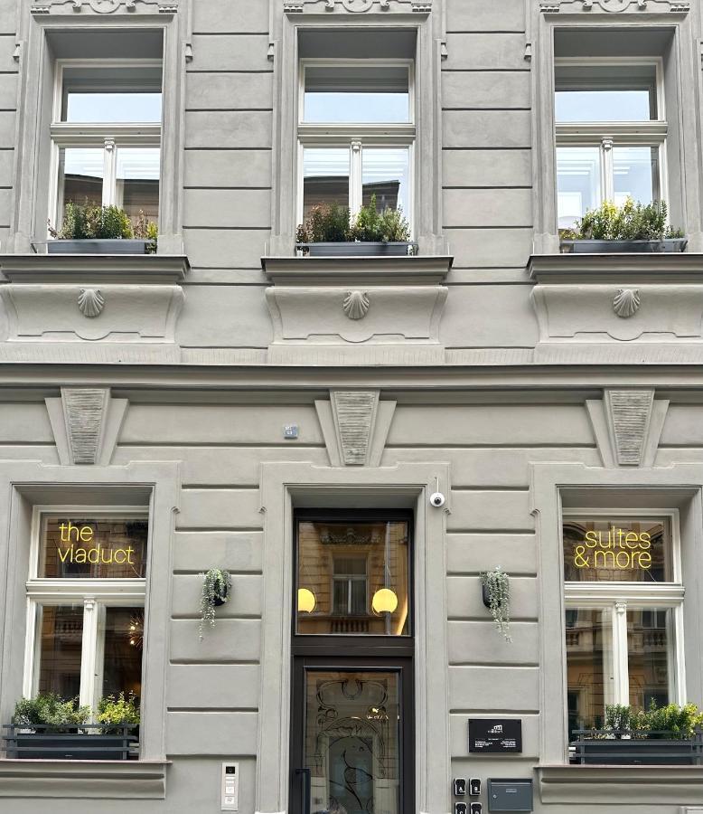 The Viaduct - & 4* Praha